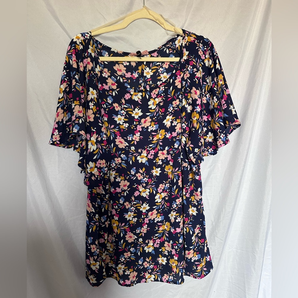 East Adeline
Size 2X
Floral Blouse